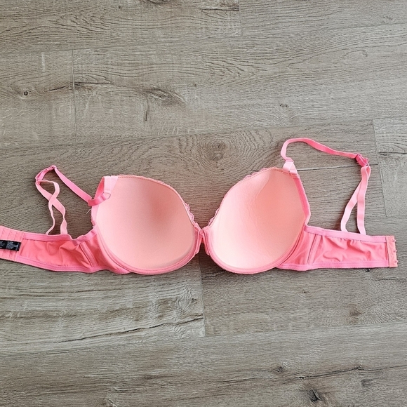 XOXO Bra - Picture 8 of 8